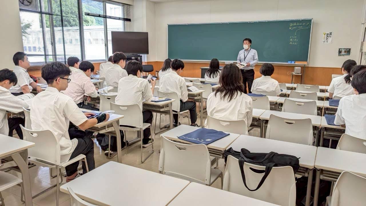 2年生「関連校見学～吉備国際大学～」