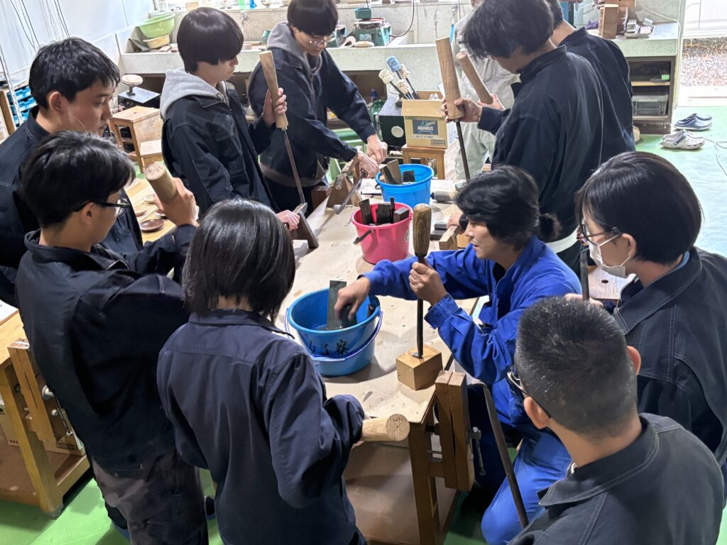 クラフトデザインコース3年生 木工ろくろ工芸師 濱田幸介先生 特別授業