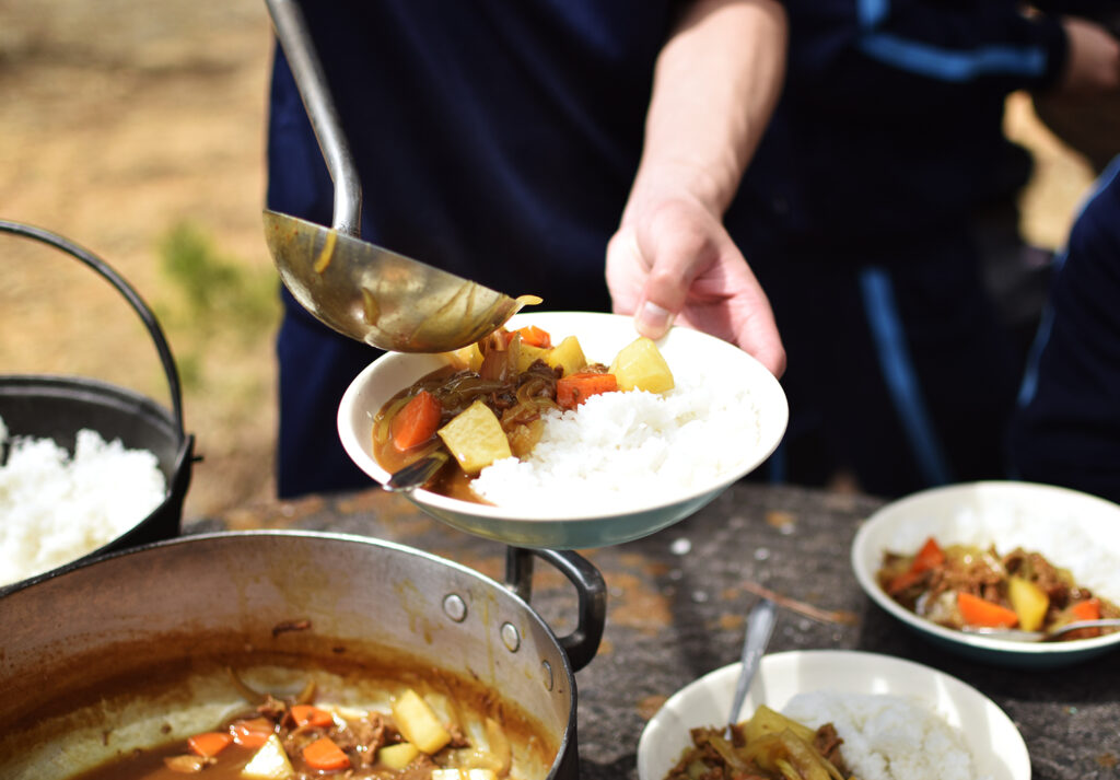 カレーづくり大作戦！（学年別研修）